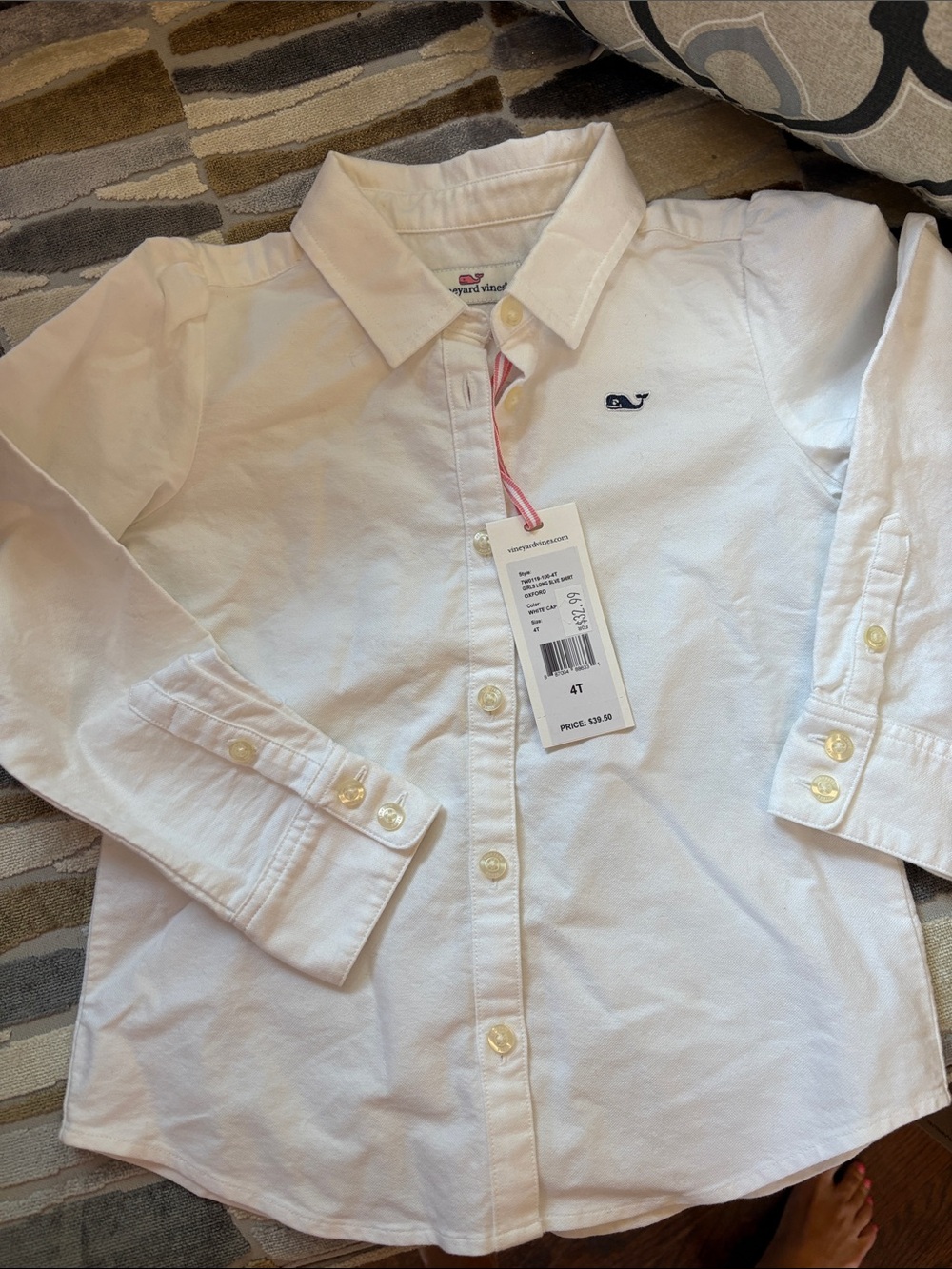 Vineyard Vines Little girls White Button-Down blouse  with Navy Whale 4t Oxford